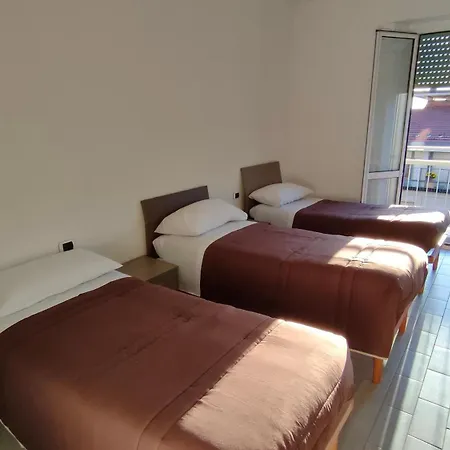 Апартаменты 250 M Dal Lago Al Turati 98 - Free Wifi *